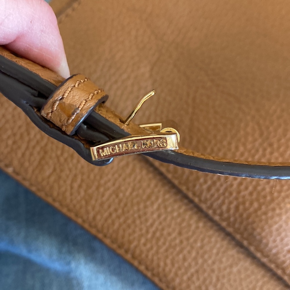 Michael kors purse - Picture 8 of 8